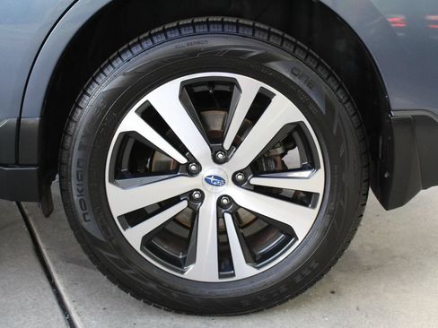 Used 2018 Subaru Outback 2.5i Limited AWD/4WD image 39