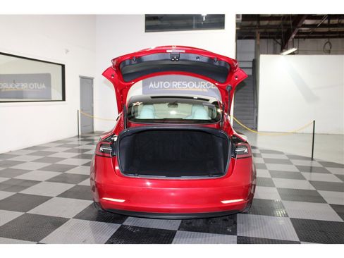 Used 2021 Tesla Model 3 Standard Range Plus image 17