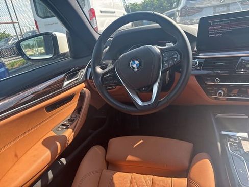 Used 2022 BMW 530i xDrive w/ Convenience Package AWD/4WD image 18
