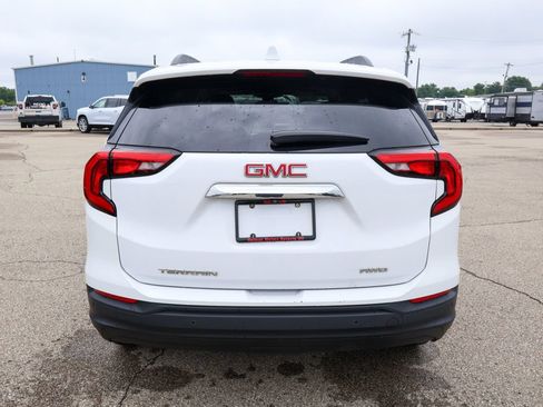 Used 2020 GMC Terrain SLE w/ Driver Convenience Package AWD/4WD image 4