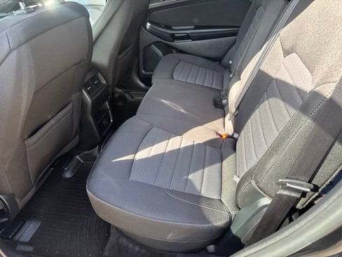 Used 2016 Ford Edge SE AWD/4WD image 11
