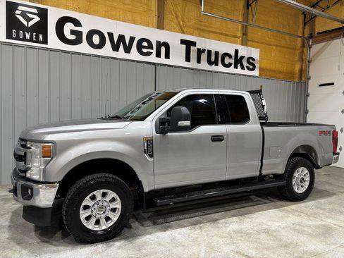Used 2020 Ford F250 XLT w/ XLT Value Package AWD/4WD image 4