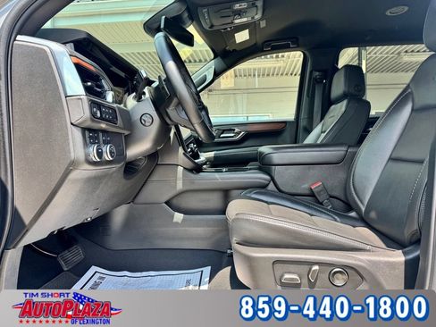 Used 2025 GMC Yukon XL Denali AWD/4WD image 33