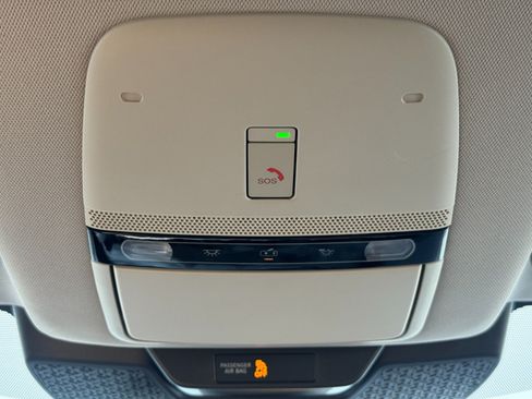 Used 2023 Nissan Ariya FWD image 31