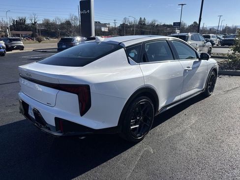 New 2025 Kia K4 GT-Line Turbo image 4