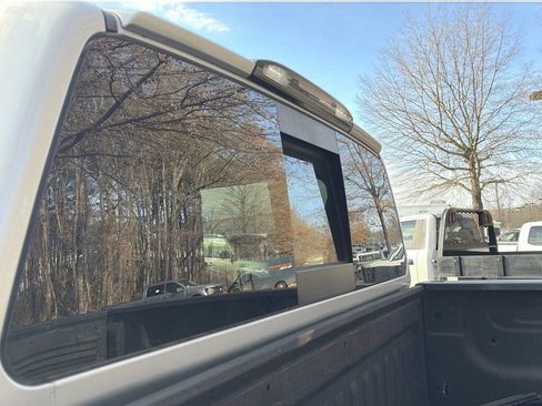 Used 2021 Nissan Titan SV w/ Off Road Protection Package image 9