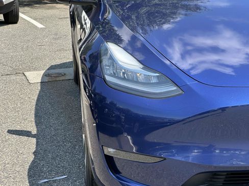 Used 2021 Tesla Model Y Long Range AWD/4WD image 9