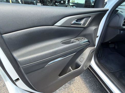 New 2026 Chevrolet Traverse LT w/ Driver Confidence Package FWD image 11