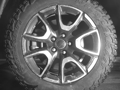 Used 2025 Jeep Compass Trailhawk image 12