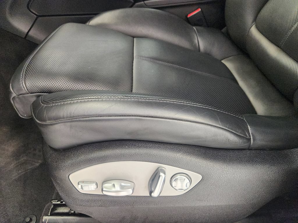 Used 2022 Porsche Macan AWD/4WD image 23