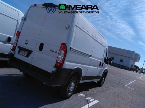 Used 2024 RAM ProMaster 2500 w/ Convenience Group FWD image 2