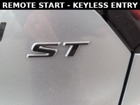 Used 2023 Buick Encore GX Select w/ Sport Touring Package image 5