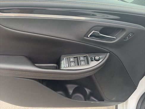 Used 2019 Chevrolet Impala LT FWD image 17