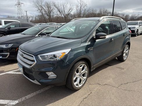 Used 2019 Ford Escape Titanium image 4