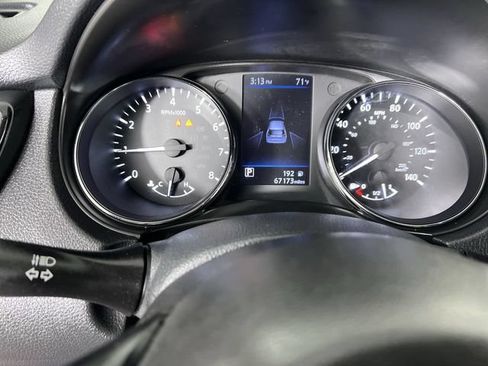 Used 2020 Nissan Rogue SV FWD image 11