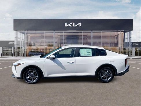 New 2026 Kia K4 LXS FWD image 5