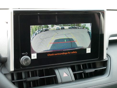 Certified 2025 Toyota RAV4 XLE AWD/4WD image 30