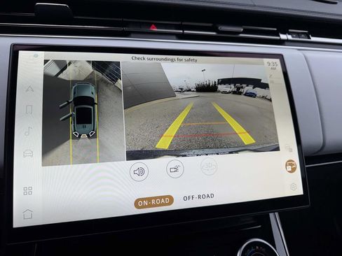 Used 2023 Land Rover Range Rover Sport SE image 25