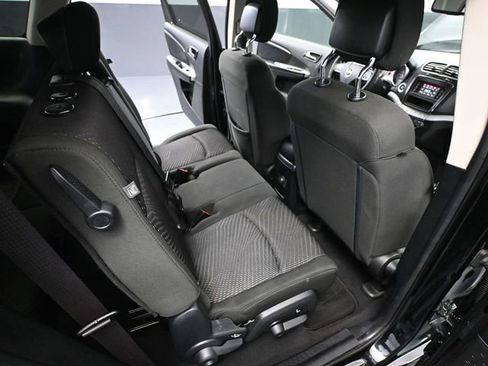 Used 2019 Dodge Journey SE FWD image 40