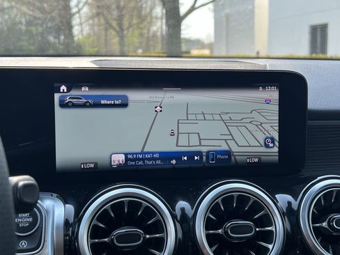 Certified 2025 Mercedes-Benz GLB 250 4MATIC image 24