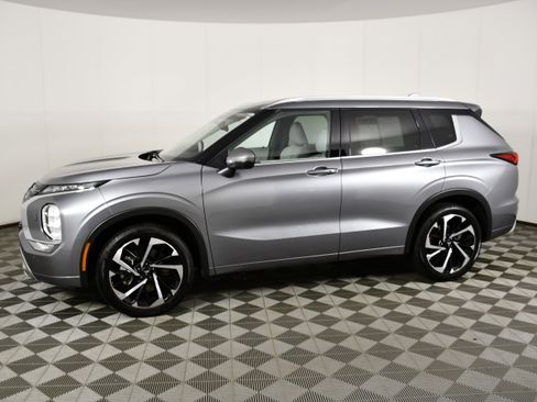 Used 2024 Mitsubishi Outlander SEL AWD/4WD image 9