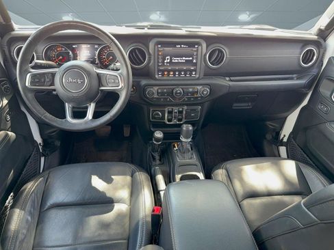 Used 2019 Jeep Wrangler Unlimited Sahara AWD/4WD image 16