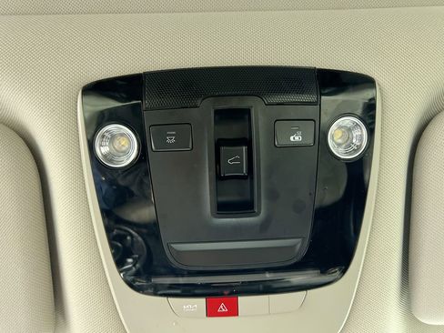 Certified 2025 Kia Sorento EX w/ Panoramic Sunroof Package image 18