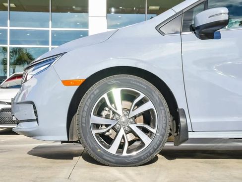 Used 2023 Honda Odyssey Touring image 9