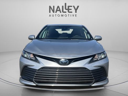 Used 2022 Toyota Camry LE image 9