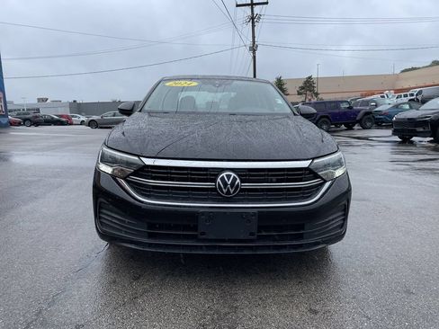 Used 2024 Volkswagen Jetta SE FWD image 5