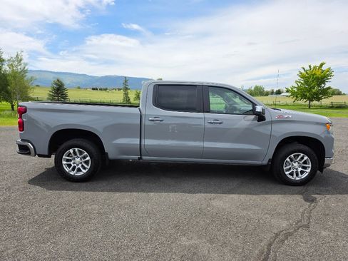 Used 2024 Chevrolet Silverado 1500 LT AWD/4WD image 5