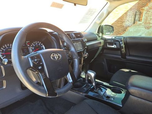 Used 2019 Toyota 4Runner TRD Off-Road image 8