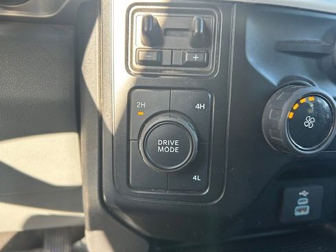 Certified 2025 Ford F250 XLT image 23