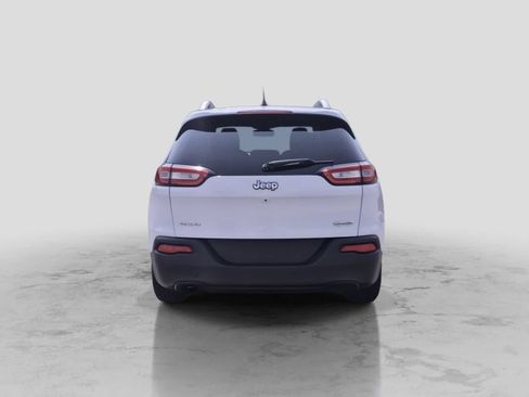 Used 2015 Jeep Cherokee Latitude w/ Cold Weather Group AWD/4WD image 7