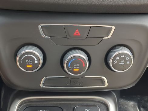 Used 2018 Jeep Compass Sport AWD/4WD image 25