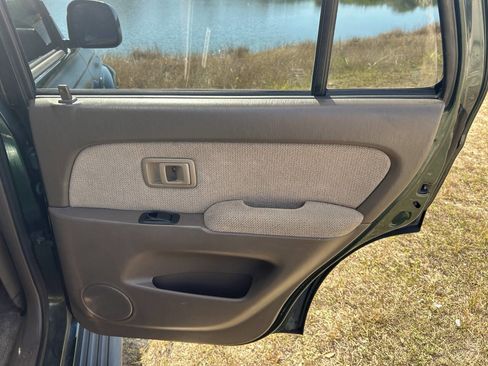 Used 2000 Toyota 4Runner SR5 image 39
