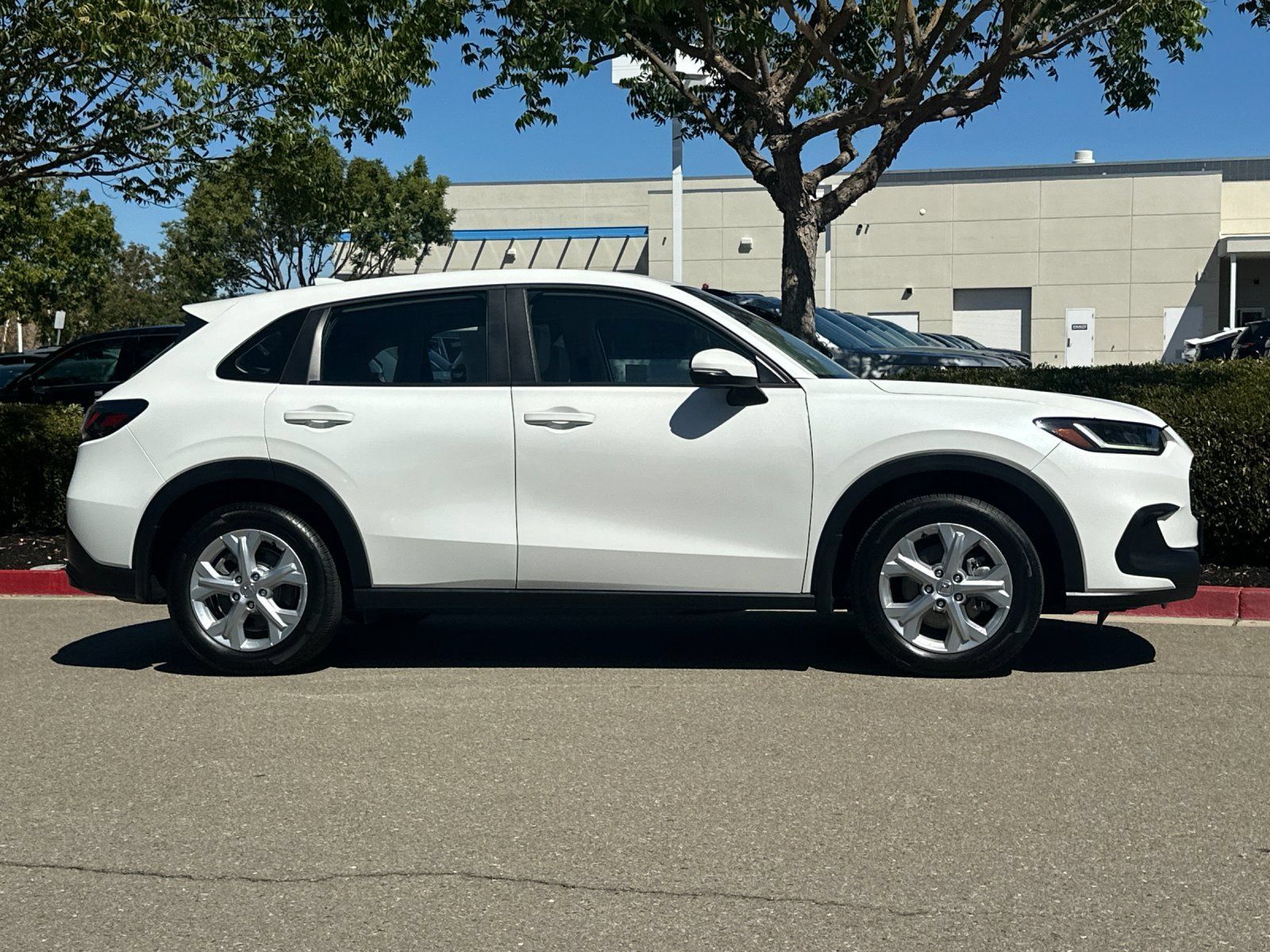 Used 2023 Honda HR-V LX image 7