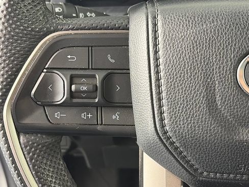 Used 2024 Toyota Tacoma SR5 AWD/4WD image 17