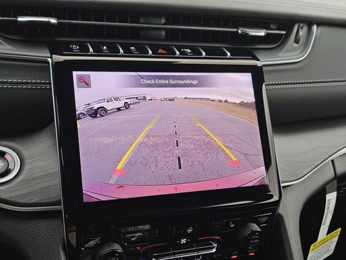 New 2025 Jeep Grand Cherokee Limited w/ Black Appearance Package image 21