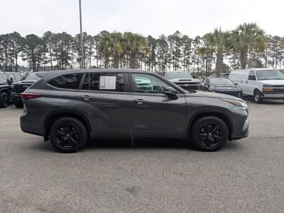 Used 2023 Toyota Highlander LE