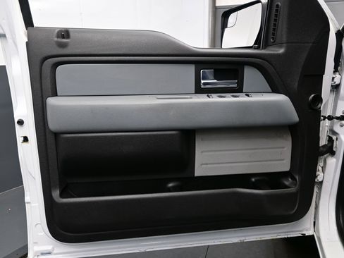 Used 2014 Ford F150 XLT w/ Equipment Group 301A Mid image 9