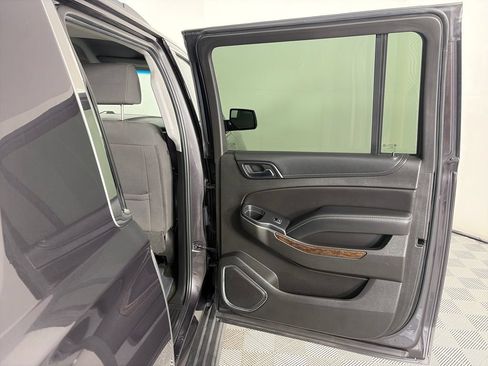 Used 2017 Chevrolet Suburban LS AWD/4WD image 28