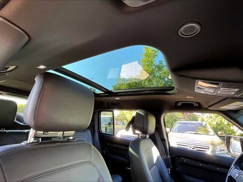 Used 2025 Land Rover Defender 130 S image 24