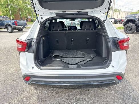 Certified 2025 Chevrolet Trax RS w/ Driver Confidence Package FWD image 24