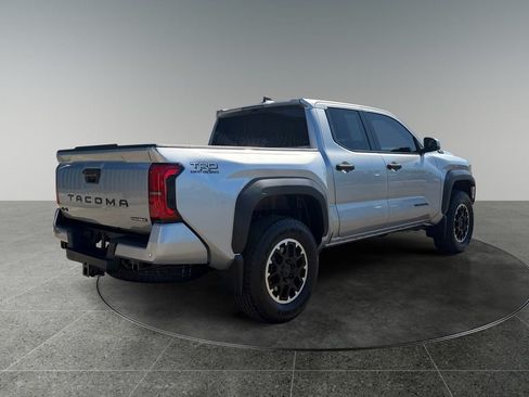 Used 2025 Toyota Tacoma TRD Off-Road w/ TRD Off Road Upgrade Package AWD/4WD image 9