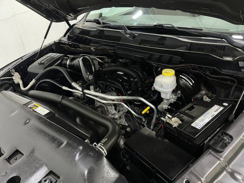 Used 2020 RAM 1500 Classic SLT w/ Luxury Group RWD image 27
