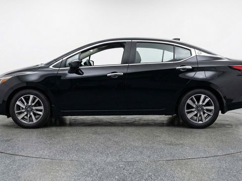 Used 2025 Nissan Versa SV image 5