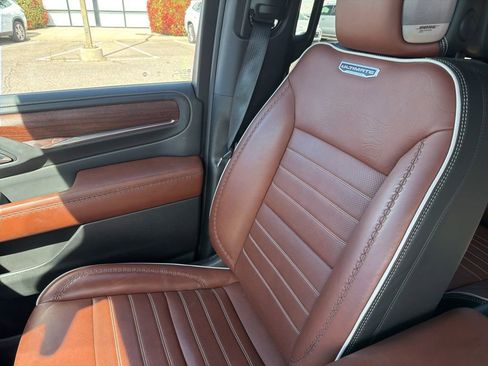 Used 2023 GMC Yukon Denali Ultimate image 21