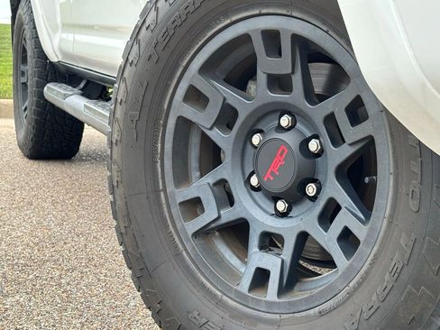 Used 2023 Toyota 4Runner SR5 Premium w/ Moonroof Package RWD image 2
