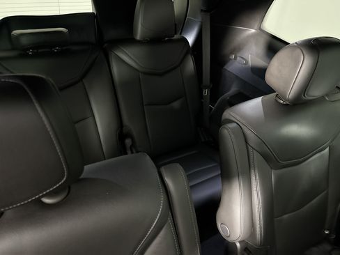 Used 2020 Cadillac XT6 Premium Luxury AWD/4WD image 39